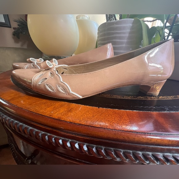 Stuart Weitzman bone patent - Picture 4 of 8